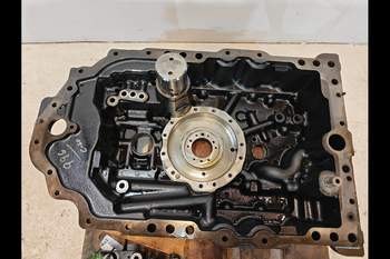 salg af John Deere 8320R Transmission Housing
