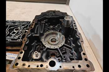 salg af John Deere 8320R Transmission Housing