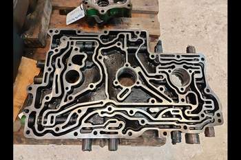 salg af John Deere 8320R Transmission Housing