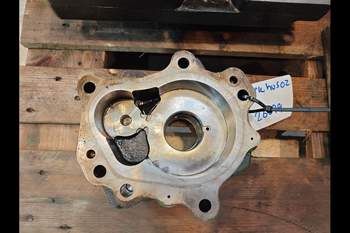 salg af John Deere 8320R Transmission Housing