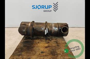 John Deere 8320R Exhaust system catalyst John Deere 8320R Exhaust system catalyst