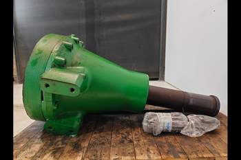 salg af John Deere 8320R LEFT Rear Half Axle