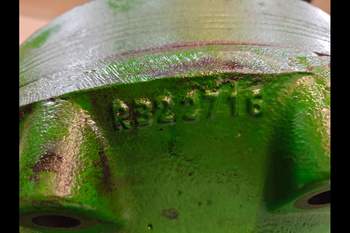 salg af John Deere 8320R LEFT Rear Half Axle