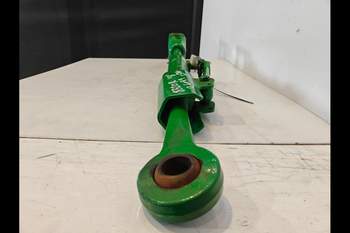 salg af John Deere 8320R RIGHT Lifting Rod