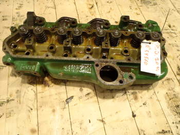 salg af John Deere 2040  Cylinder Head