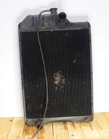 salg af Massey Ferguson 698  Water Radiator