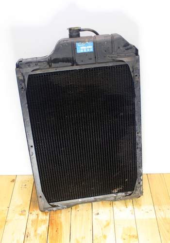 salg af Massey Ferguson 698  Water Radiator