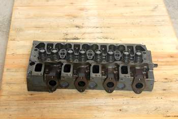 salg af Claas Scorpion 7030  Cylinder head