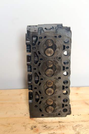 salg af Claas Scorpion 9040  Cylinder head