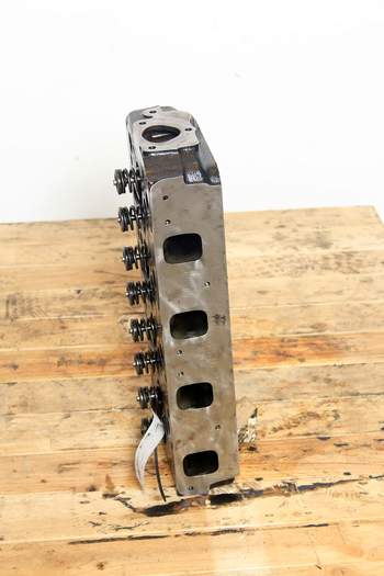 salg af New Holland TL90  Cylinder Head