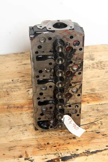 salg af New Holland TL90  Cylinder Head