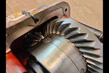 salg af Foraksel Differentiale Case 695ST 