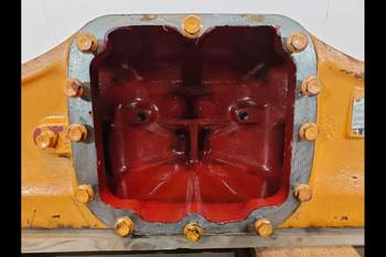 salg af Foraksel rør Case 695ST 