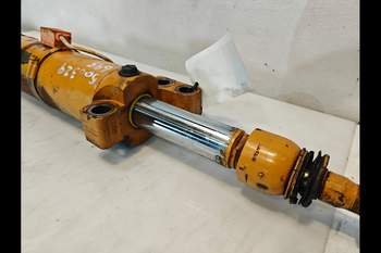 salg af Styrcylinder för framaxel Case 695ST 