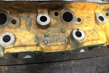 salg af Ford 555  Cylinder head