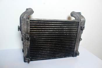 salg af Intercooler Case Puma 185 