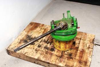 salg af John Deere 6195 R LEFT Front axle final drive