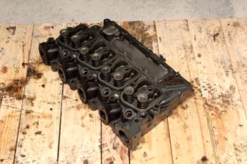 salg af New Holland LB115  Cylinder Head