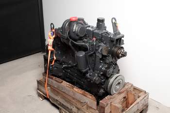 salg af New Holland T6030  Engine