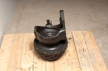 salg af New Holland 8670 LEFT Front axle final drive