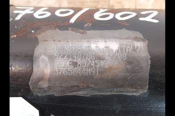 salg af Foraksel Styrecylinder Massey Ferguson 8480 