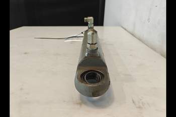 salg af Lenkzylinder der Vorderachse Case Puma 185 