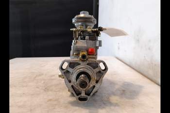 salg af Brændstofpumpe New Holland 8360