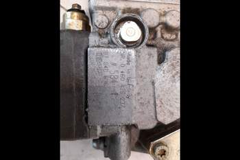 salg af Brændstofpumpe New Holland 8360