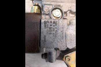 salg af Brændstofpumpe New Holland 8560