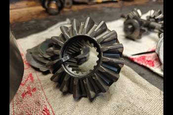 salg af Claas Arion 650  Front axle differential