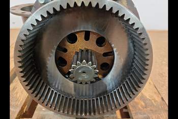 salg af Claas Arion 650 RIGHT Front axle final drive