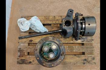 salg af Claas Arion 650 LEFT Front axle final drive