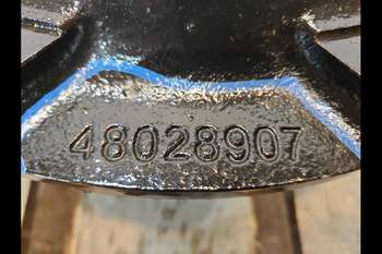 salg af New Holland T7.270 LEFT Front axle hub