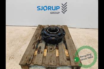 New Holland T7.270 LEFT Front axle hub