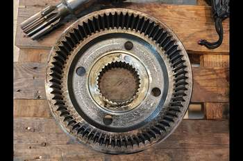salg af Slutdrev Case Puma 150 Venstre