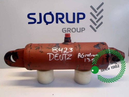 salg af Deutz-Fahr Agrotron 135  Lift Cylinder