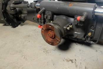 salg af Vorderachse Claas Axion 830