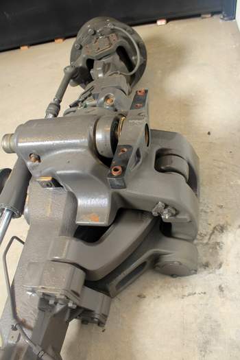salg af Vorderachse Claas Axion 830
