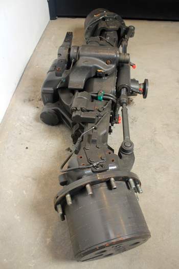 salg af Vorderachse Claas Axion 830