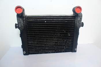 salg af Intercooler Case Puma 185