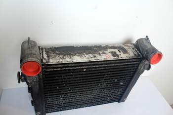 salg af Intercooler Case Puma 185