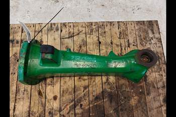 salg af John Deere 6630 LEFT Front axle house