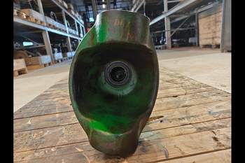 salg af John Deere 6630 LEFT Front axle house