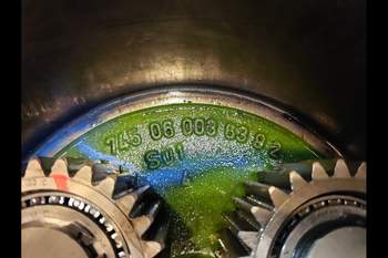 salg af John Deere 6630 RIGHT Front axle final drive