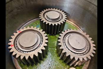 salg af John Deere 6630 RIGHT Front axle final drive