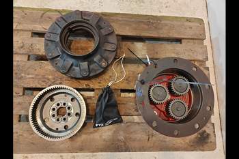 salg af Claas 836 LEFT Front axle final drive