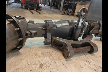 salg af Foraksel Claas Axion 850