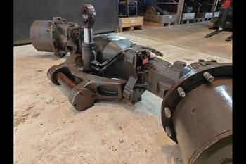 salg af Foraksel Claas Axion 850