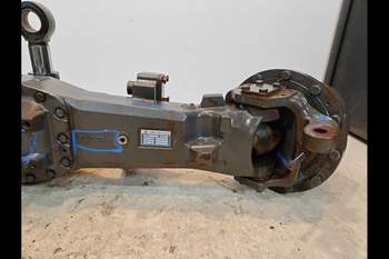 salg af Foraksel Claas Axion 850