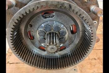 salg af Slutdrev Massey Ferguson 8250 Højre